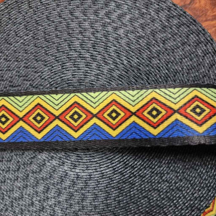 Gray hat with a colorful geometric band