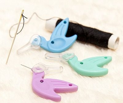 Hummingbird Needle Threader